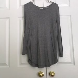 Long sleeve grey shirt